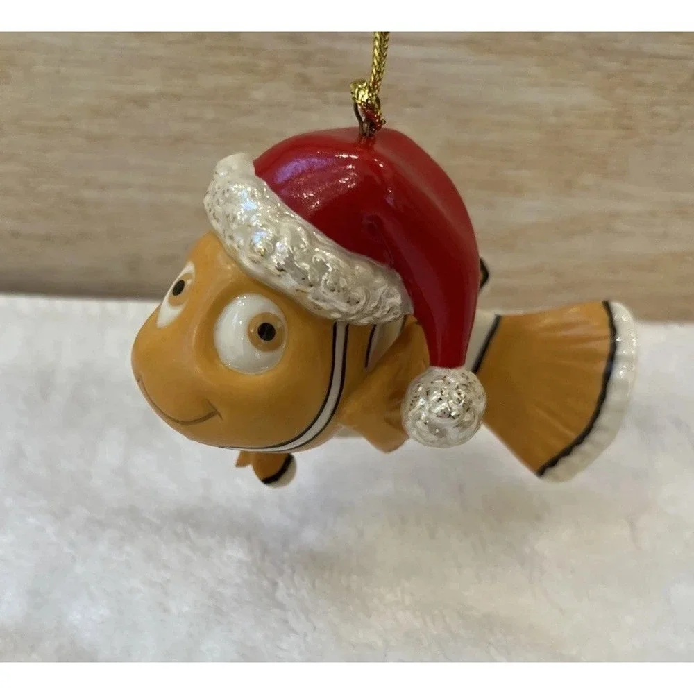Lenox Disney  Showcase Collection Pixar  Nemo Finds Christmas 2004!